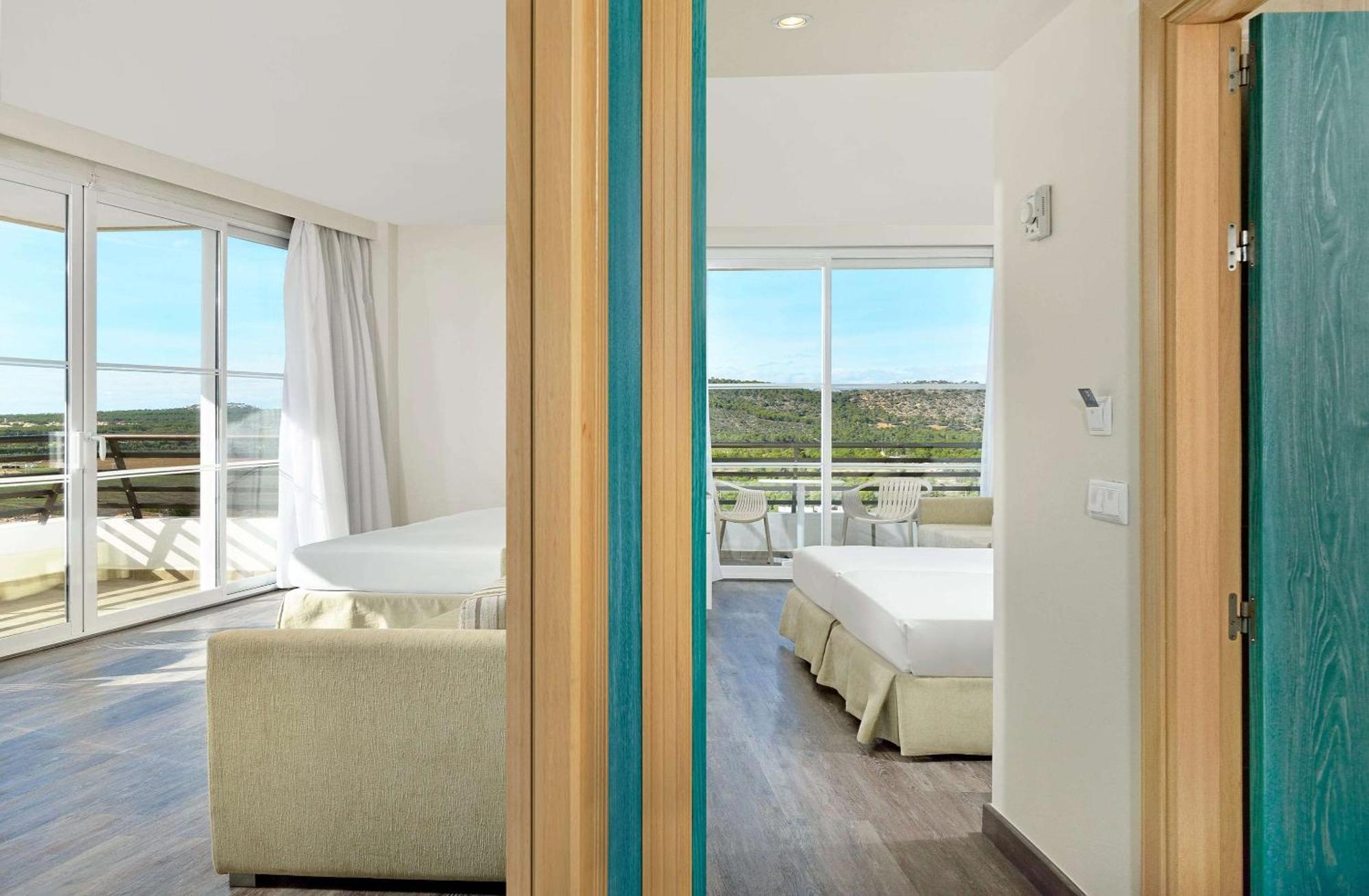 ซอล บาร์บาโดส Hotel มากาลุฟ ภายนอก รูปภาพ